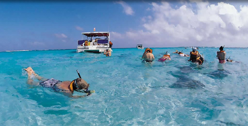 Pontoon Boat Rental - People in water